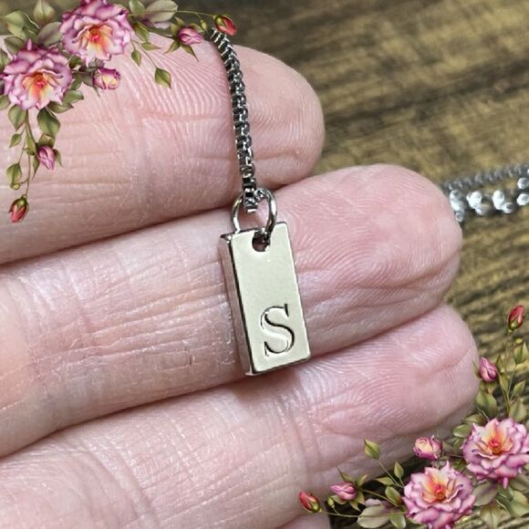 Silver plated Rectangular Tag letter “S” Engraving Pendant Necklace - Picture 14 of 14